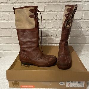 Vintage UGG Women's Leather and Suede Boots in Brown and Tan